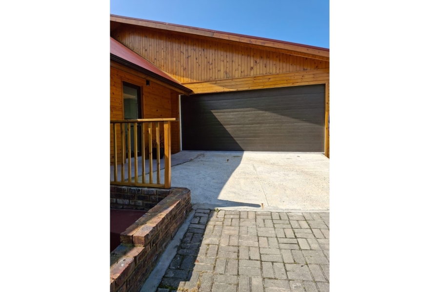 3 Bedroom Property for Sale in Kanonkop Western Cape